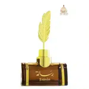 Flacon de parfum Resala d'Arabian Oud avec son bouchon plume doré et son liquide ambré